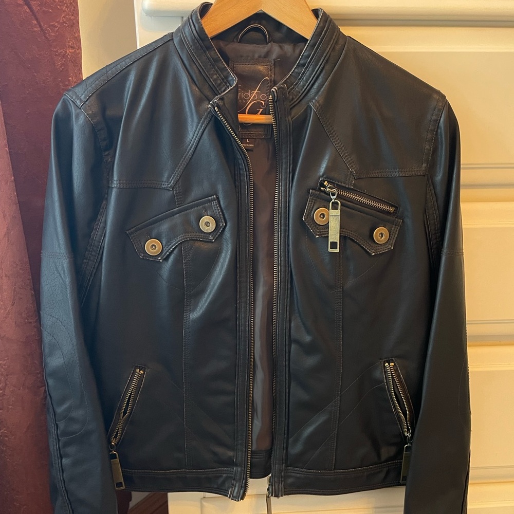 Women’s leather jacket! Frida G